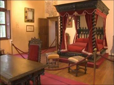 Que fait le roi de France pour montrer son admiration  Lonard ?