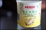 De quoi est extraite l'essence de kewra ?
