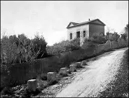 Dans cet atelier situ  Aix, il dbuta sa carrire :