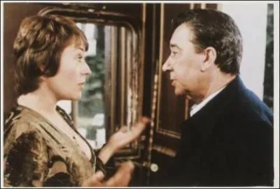 Elle est Nini avec Paul Meurisse dans ce film en 1975 ...