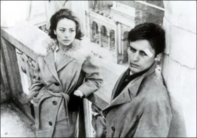 Elle est Nadia avec Alain Delon dans ce film en 1960 ... .