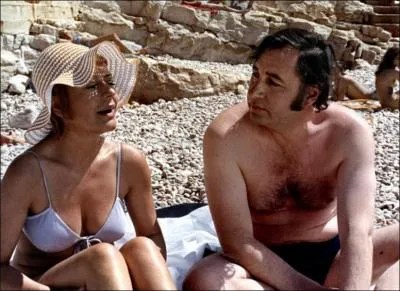 Elle est Muriel Bouchon avec Philippe Noiret dans ce film en 1975 . .