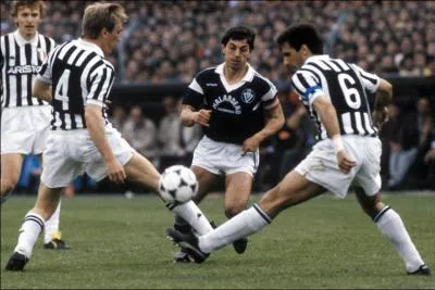 Avec quel club Alain Giresse a-t-il jou le plus de matches de Ligue 1 ?