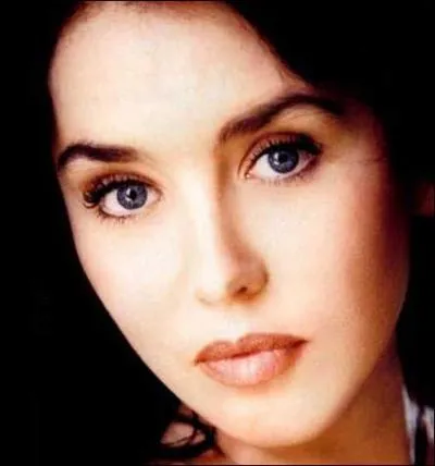 Qu'a demand Isabelle Adjani  l'quipe du journal de 20h lors d'une interview avec PPDA en 1997 ?