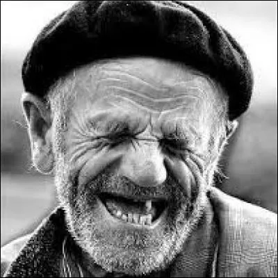 ''Sur mon voilier, tu verras peut-être une ''baderne'' et si elle est vieille... Quoi ? Mais non, c'est pas moi espèce de microbe puant ! C'est quoi une ''baderne'' ?