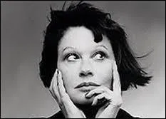 Guesh Patti est partie et on ne la reverra pas je crois ! Pourtant, elle était de bons conseils avec son copain Étienne ! Elle lui disait : ''Étienne ! Étienne ! Étienne ! Oooh... ''