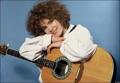 Dans ''Les Bêtises'' , elle avait complètement ruiné l'appartement du type qui l'avait laissée seule ! C'était...