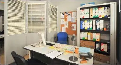 Qui est la commissaire du commissariat ?