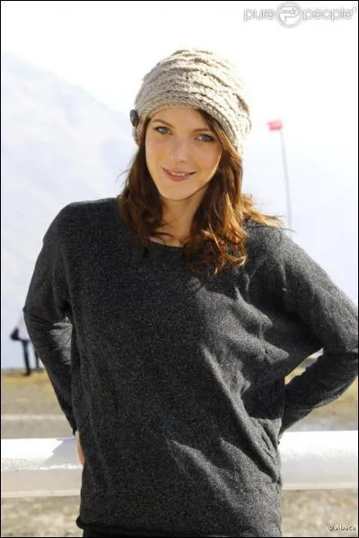 Avec qui est Estelle ?