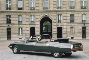 Amateur de voitures sportives, il roulait en Citroen SM :