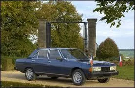 Cette 604 Peugeot fut sa voiture officielle de fin de mandat :