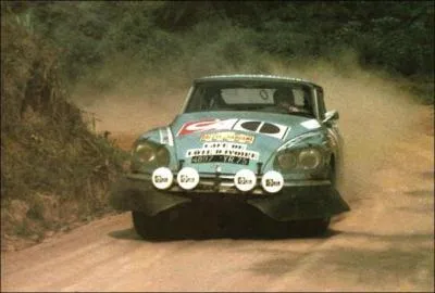 Au rallye Bandama en 1972 avec une :