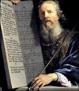 Dans la Bible, combien de commandements ont été remis par Dieu à Moïse ?