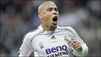 En 2002, Florentino Perez recrute son 3e Galactique. Le Brsilien Ronaldo quitte l'Inter Milan pour rejoindre le Real Madrid contre ?