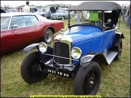 La citroen 5 HP qui transporte les Dupondt dans :