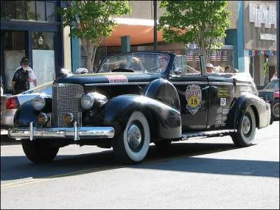 Et cette Cadillac dcapotable (Rouge dans l'album) ?