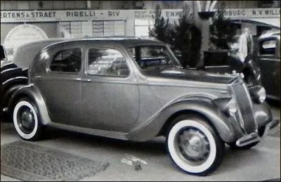 La Lancia Aprilia grise de l'mir dans :