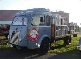 Un fourgon laitier de type :