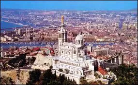 Dans quel continent se situe cette ville ?