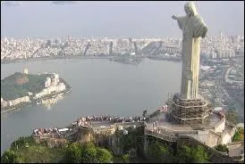 Dans quel continent se situe cette statue ?