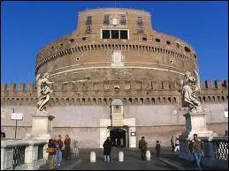 Dans quel continent se situe le Mausole d'Hadrien ?