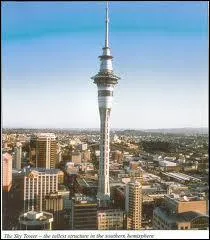 Dans quel continent se situe la Sky Tower ?