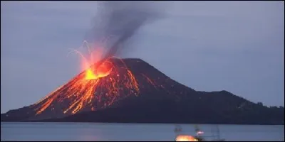De quand date l'activité volcanique en France ?