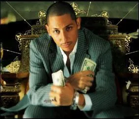 Qui est ce chanteur qui a fond le label K. Pone ? Il a commenc dans le rap.