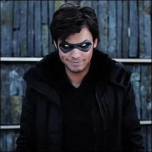 Qui est ce rappeur, originaire de Caen, qui a sorti les albums Perdu d'avance et Le chant des sirenes ?