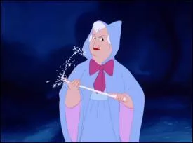 Quelle fe est capable de transformer une citrouille en carrosse par un simple coup de baguette magique ?