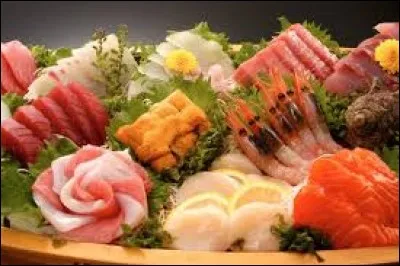 Quel plat traditionnel du Japon est composé uniquement de tranches de poisson cru.