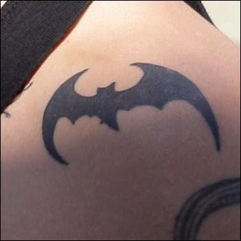  qui appartient ce tatoo ?