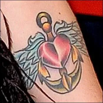  qui appartient ce tatoo ?