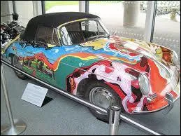 Cette voiture ayant appartenu  Janis Joplin est une ...