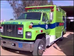 Ce vhicule vert et bleu est ... .