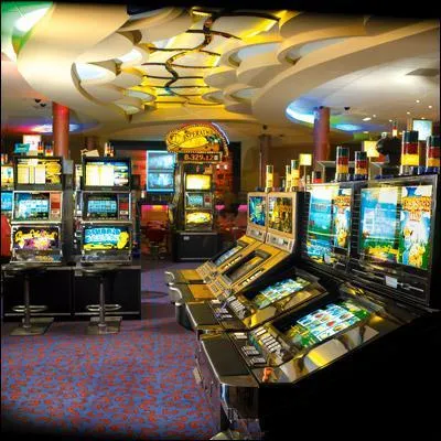 Dans les casinos, certaines machines  sous sont familirement appeles des 'Bandits-... '