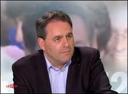 Il est le ministre du travail et des affaires sociales depuis le 14 novembre 2010, c'est ... . .