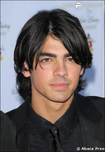 Je forme avec mes frres un clbre groupe de musique amricain. Qui suis-je ?