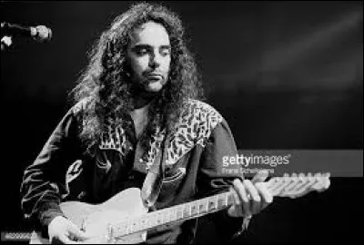 ''I come from east of Gatineau, my name is Jean-Guy ma jolie / J´ai une maison à la fontaine where we can live if you marry me / Une belle maison à la fontaine where we will live you and me / Ma jolie... ''