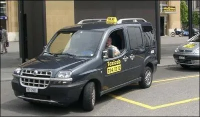 Avec cet autre taxi , en route pour... .