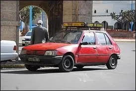 Et celui-ci, sillonnant les rues de ...