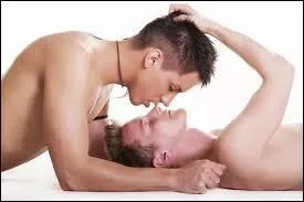 ''D'abord je vais lui dire maman / Je n'veux plus dormir en pension / Et puis je glisserai lentement / Sur les ravages de la passion / Est-ce une maladie ordinaire / Un garçon qui aime un garçon ? ''