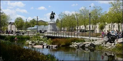 Dans quel département se trouve La Roche-sur-Yon ?