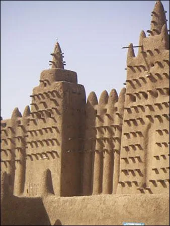 Dans quel pays peut-on voir Tombouctou, ville surnomme 'la perle du dsert' ?