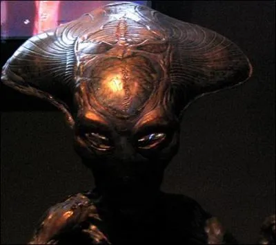 Quel clbre film nous fait dcouvrir cette race d'Alien pas trs sympathique ?