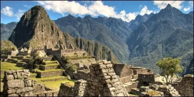 Où se trouve le célèbre site inca de Cuzco ?