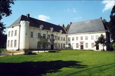Ce chteau se nomme 'Chteau de Boelaer'. Ce chteau est un chteau de :