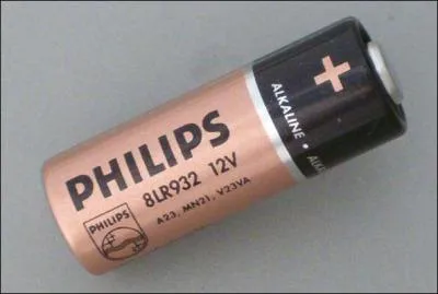 Choisis entre les trois mots celui qui convient.