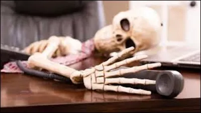 Cette expression signifie ''dans longtemps'' ... voire même jamais.