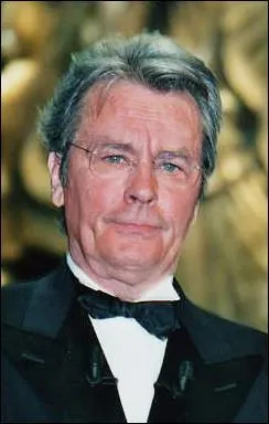 ' Moi ... Alain Delon ... sur cette photo , j'ai : '